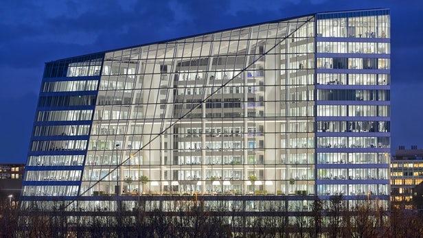 the-edge-amsterdam-worlds-most-sustainable-office-building.jpg